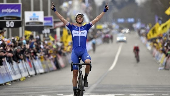 Niki Terpstra conquista il Giro delle Fiandre