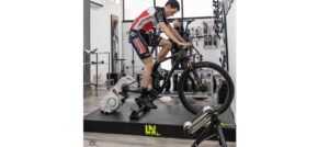 Lorenzo Di Noto nel 2015 è diventato il bike fitter di Soudal-Lee Cougan:tramite l'analisi della pedalata mette i corridori nella giusta posizione in sella