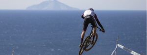 Un bellissimo tracciato affacciato sul Mar Tirreno attende i migliori bikers al mondo all'Isola d'Elba (Credits: Mario Pierguidi)