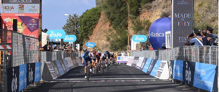 Foto Marco Alpozzi/LaPresse 
30 Settembre 2021 Termini Imerese, Italia 
sport ciclismo 
Il giro di Sicilia 2021 - Tappa 3 - Da Termini Imerese a Caronia Km 180
Nella foto: VALVERDE Alejandro, vincitore di tappa
Photo Marco Alpozzi/LaPresse 
September 30, 2021 Termini Imerese, Italy 
sport Cycling  
Il giro di Sicilia 2021 - Stage 3 - From Termini Imerese to Caronia 97,2 miles
In the pic: VALVERDE Alejandro, winner of the stage