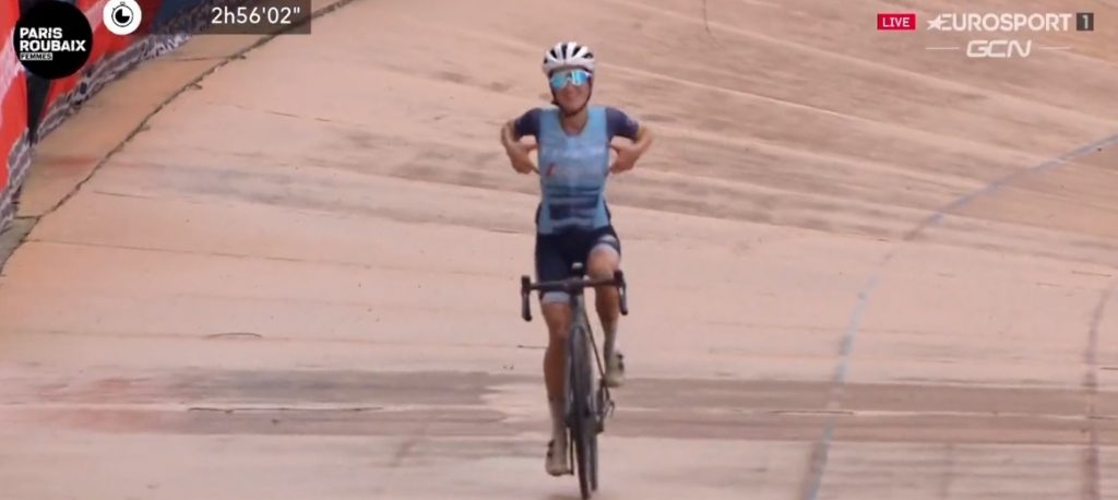 Lizzie Deignan vince la prima Parigi-Roubaix Femminile!