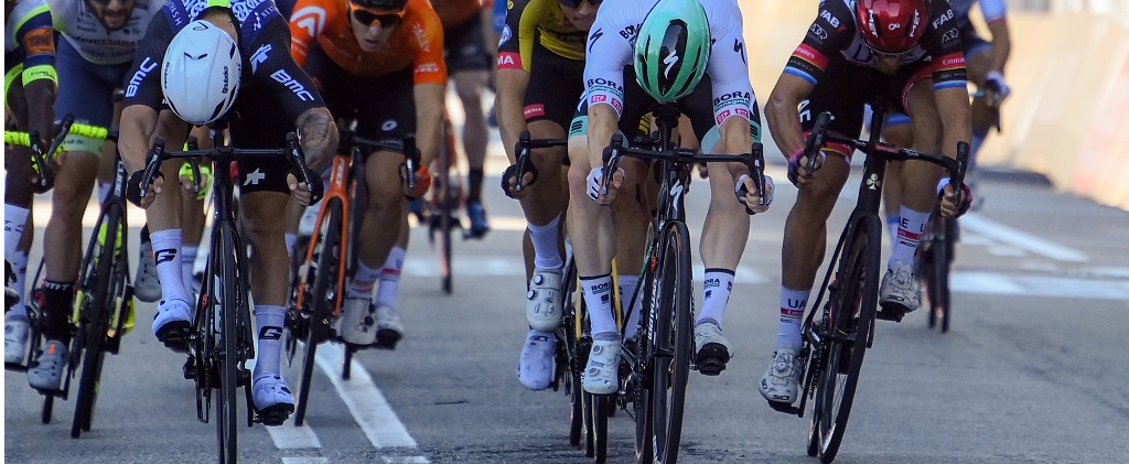 Matthew Walls giovane britannico, campione olimpico dell’Omnium a Tokyo, si impone in volata su Nizzolo e Kooij