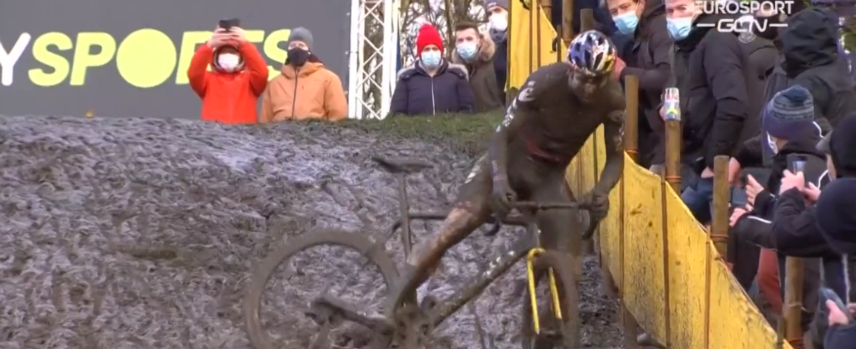 Van Aert vince in Superprestige