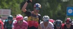 Wout Van Aert vince la prima tappa del Giro del Delfinato 2022