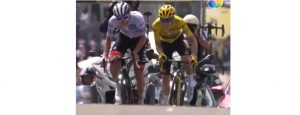 Tadej Pogacar vince la diciassettesima tappe del Tour de France