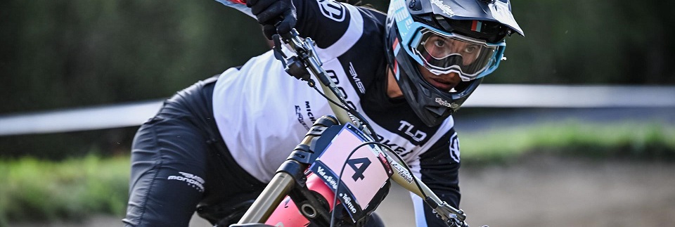 Eleonora Farina impegnata nella sessione di prove libere del Downhill (Credits Giacomo Podetti)