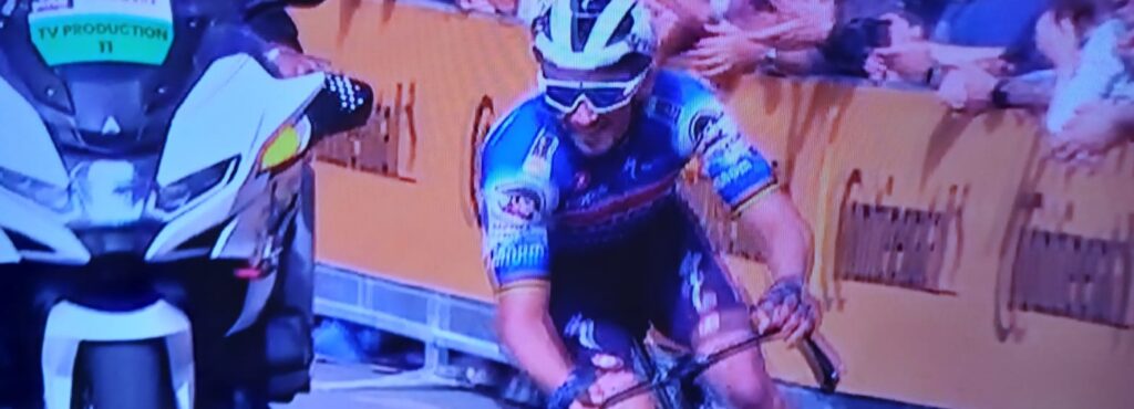 Julian Alaphilippe conquista la vittoria nella dodicesima frazione del Giro d’Italia 2024