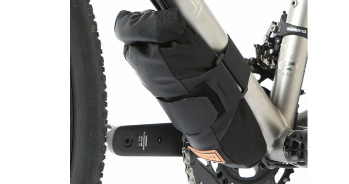 Restrap lancia la borsa Downtube!