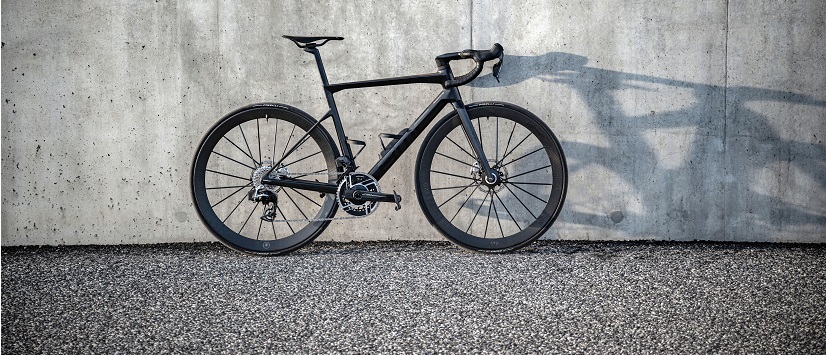 BMC presenta la Teammachine R Mpc